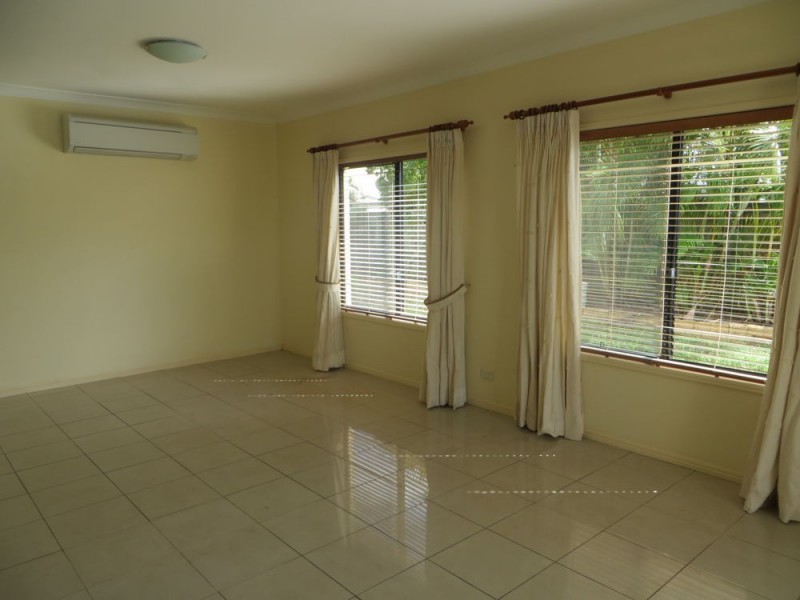 11 LAUREN COURT, Sinnamon Park QLD 4073