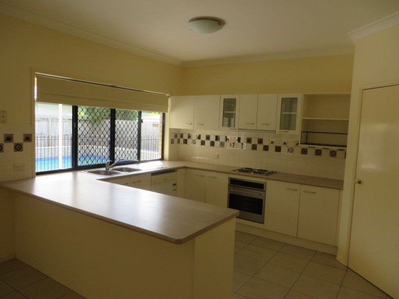 11 LAUREN COURT, Sinnamon Park QLD 4073