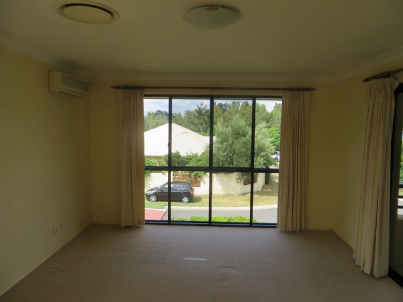 11 LAUREN COURT, Sinnamon Park QLD 4073