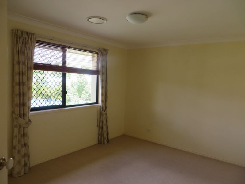 11 LAUREN COURT, Sinnamon Park QLD 4073