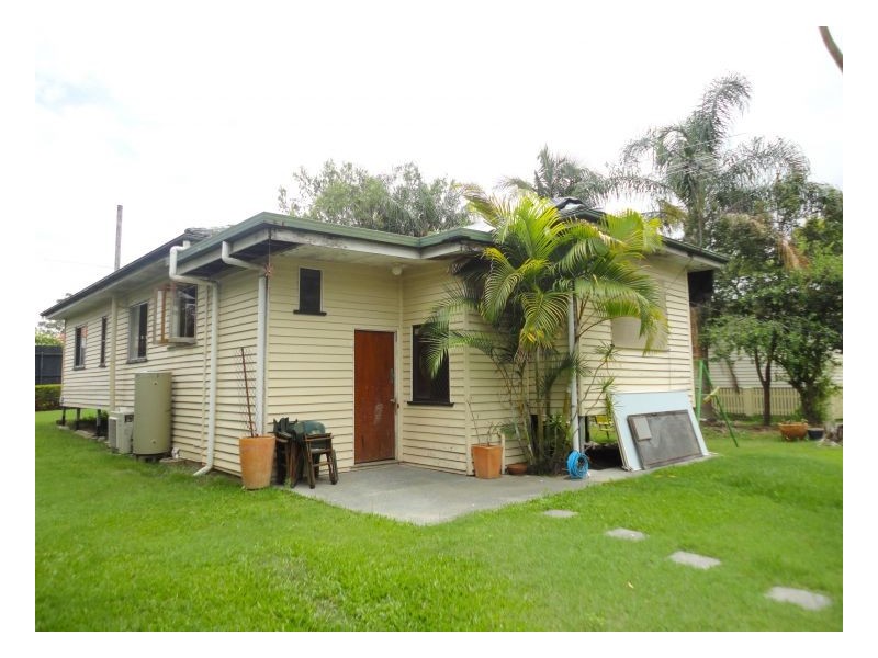Oxley QLD 4075