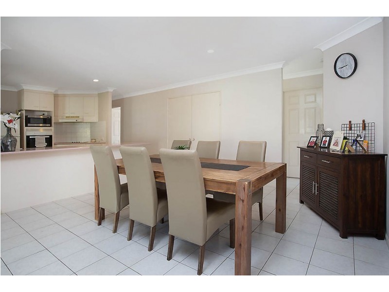 17 SETTLERS CIRCUIT, Forest Lake QLD 4078