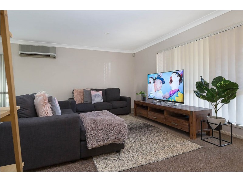 17 SETTLERS CIRCUIT, Forest Lake QLD 4078