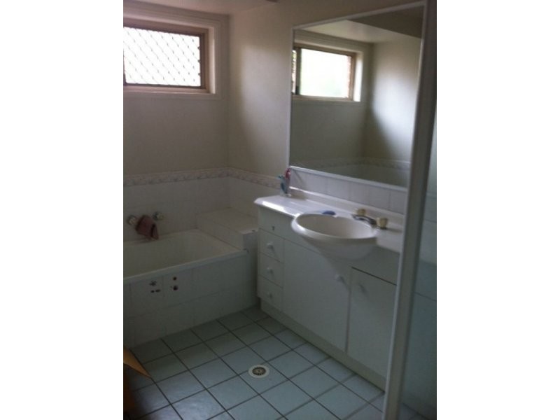 Seventeen Mile Rocks QLD 4073