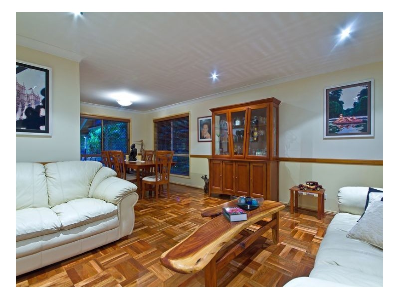 Sinnamon Park QLD 4073