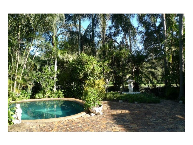 Mount Ommaney QLD 4074