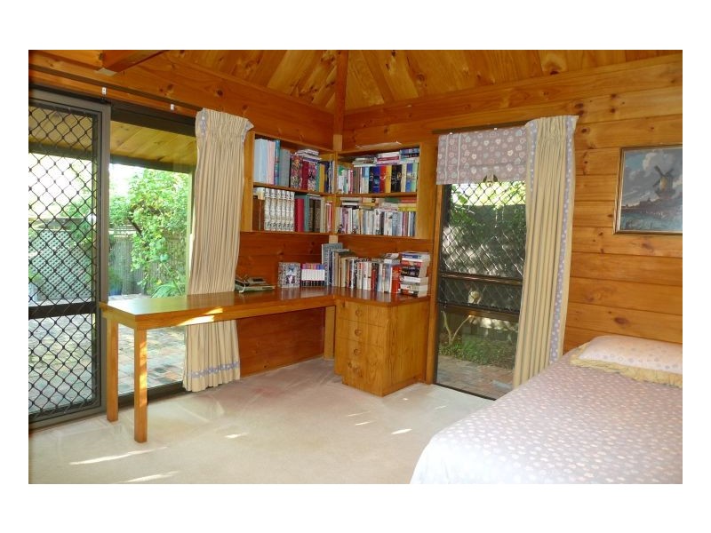 Mount Ommaney QLD 4074