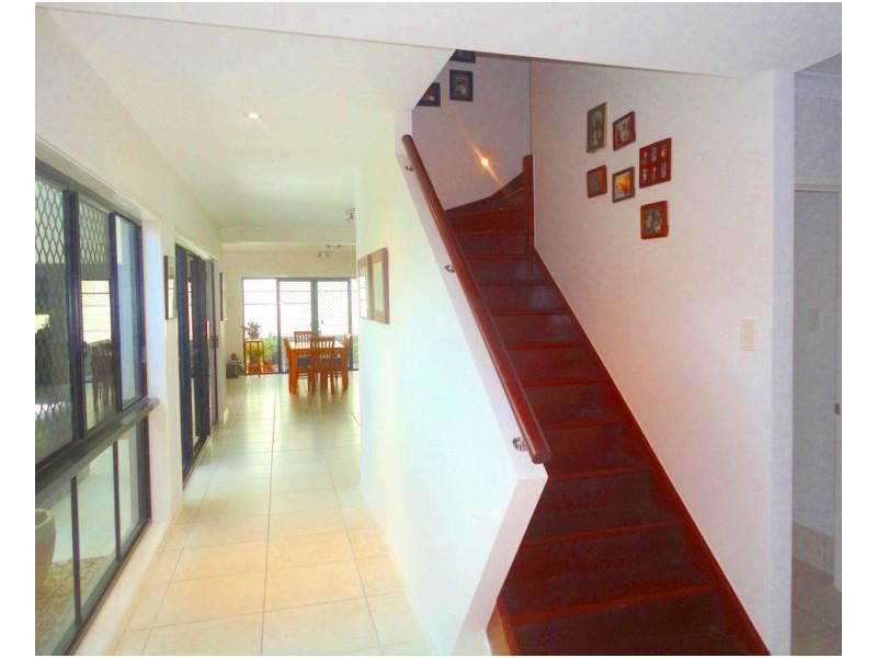 127 Edenbrooke Dv, Seventeen Mile Rocks QLD 4073