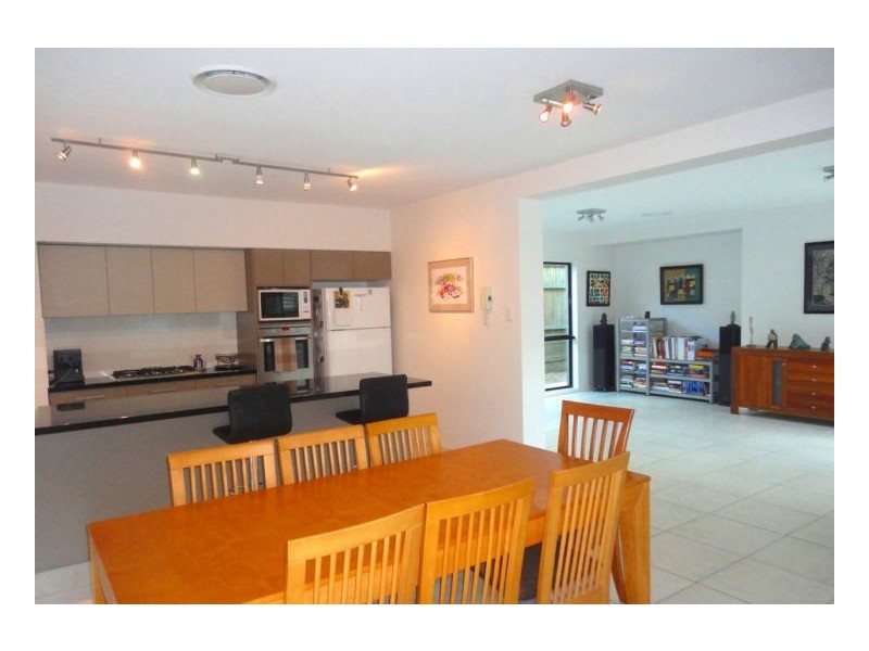 127 Edenbrooke Dv, Seventeen Mile Rocks QLD 4073