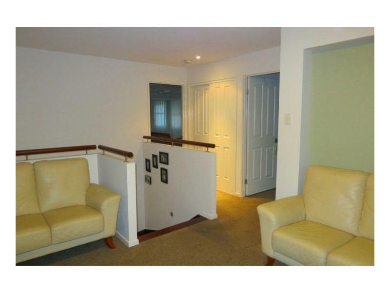 127 Edenbrooke Dv, Seventeen Mile Rocks QLD 4073