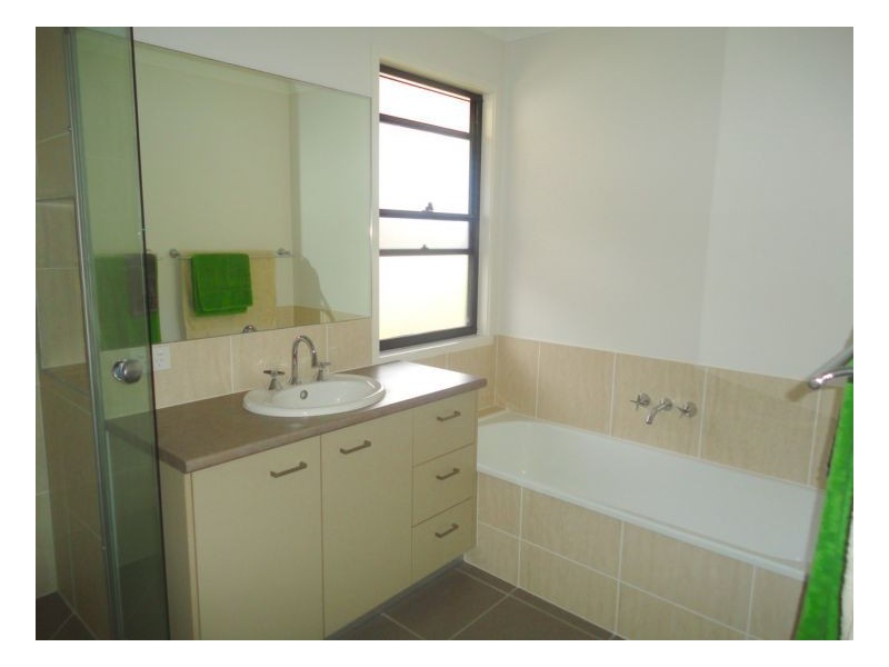 127 Edenbrooke Dv, Seventeen Mile Rocks QLD 4073