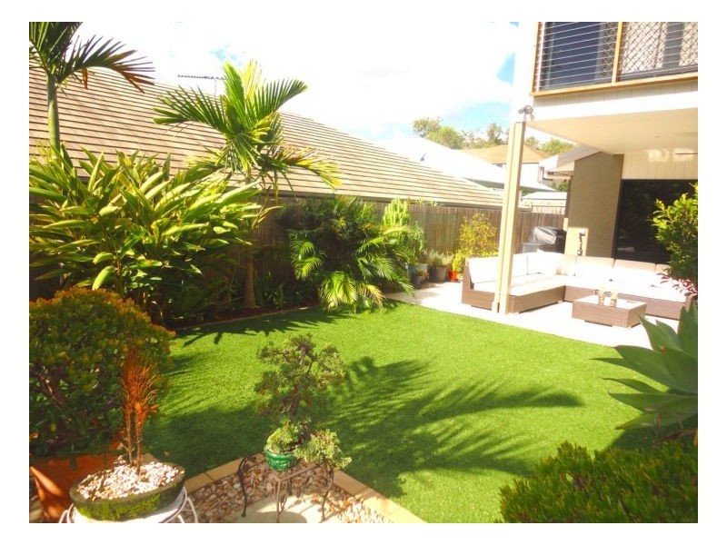 127 Edenbrooke Dv, Seventeen Mile Rocks QLD 4073