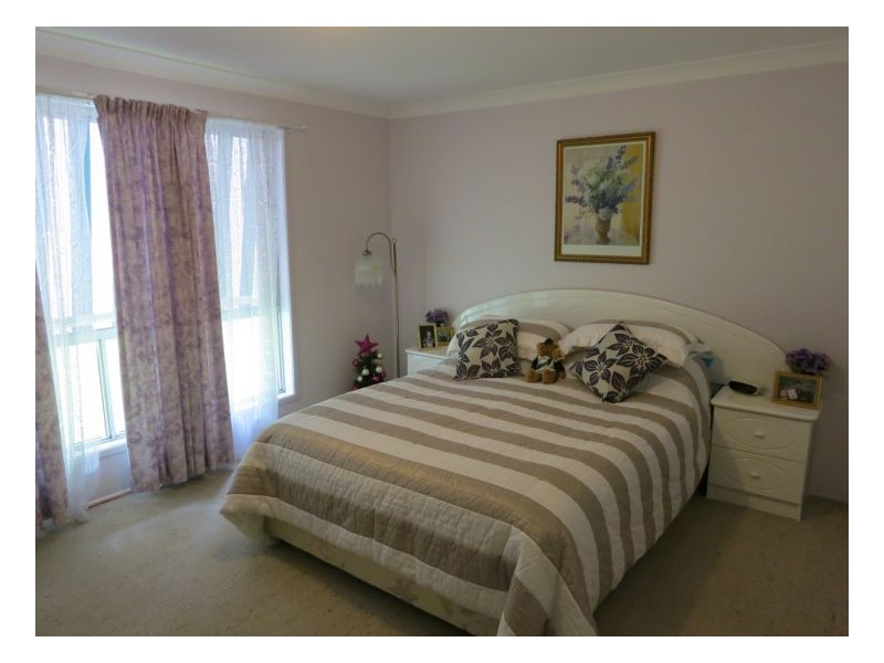 211 Fremont St, Seventeen Mile Rocks QLD 4073