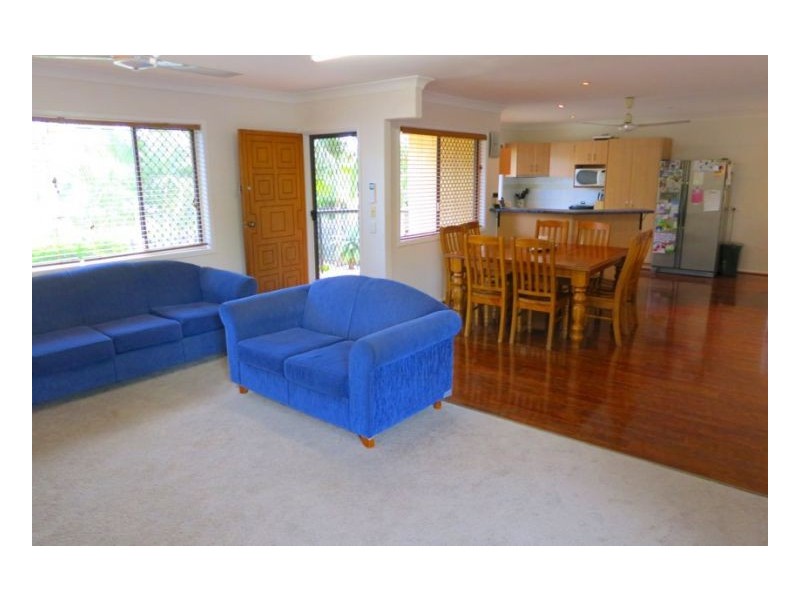 6 Patrol St, Jamboree Heights QLD 4074