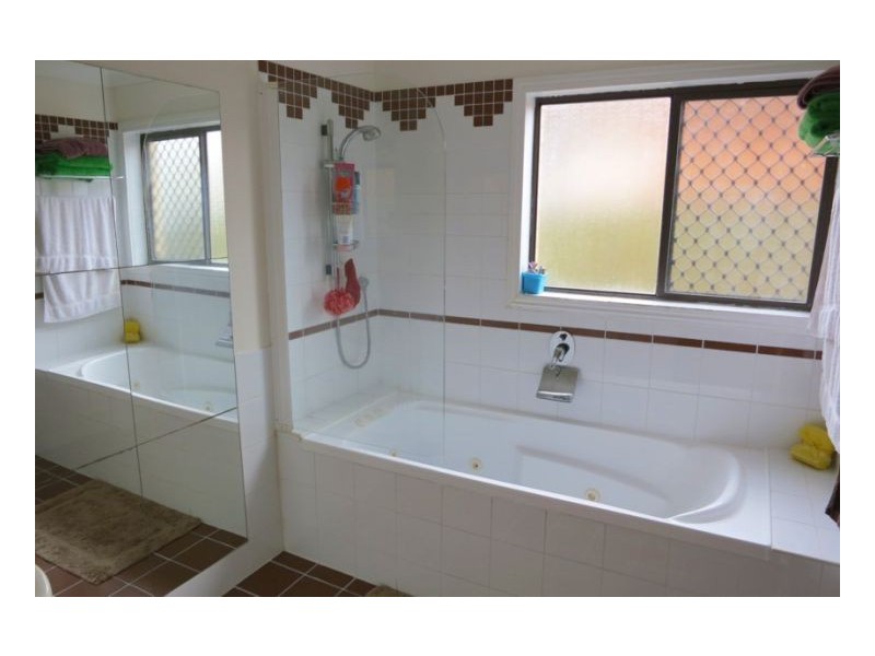 6 Patrol St, Jamboree Heights QLD 4074