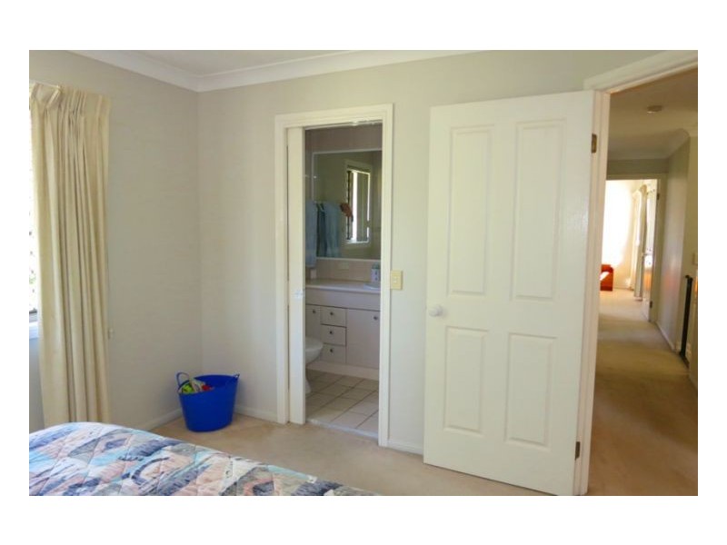 Mount Ommaney QLD 4074