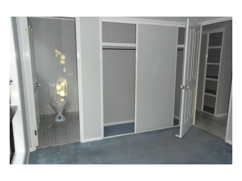 5 Badminton Court, Forest Lake QLD 4078