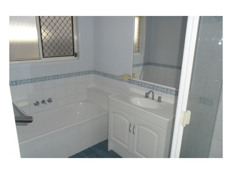 5 Jacksonia Drive, Seventeen Mile Rocks QLD 4073