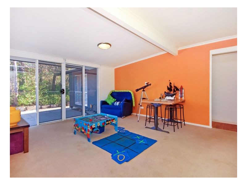 10 Ebril St, Jamboree Heights QLD 4074