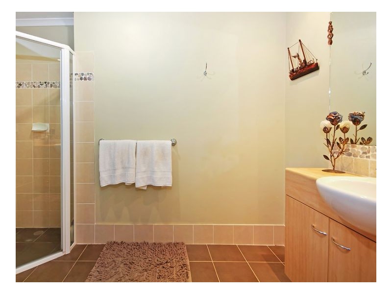 10 Ebril St, Jamboree Heights QLD 4074