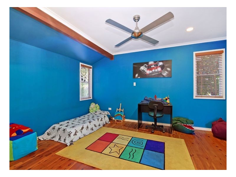 10 Ebril St, Jamboree Heights QLD 4074