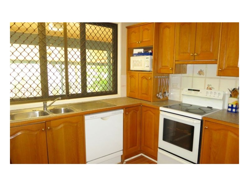 10 Barcoorah St, Westlake QLD 4074