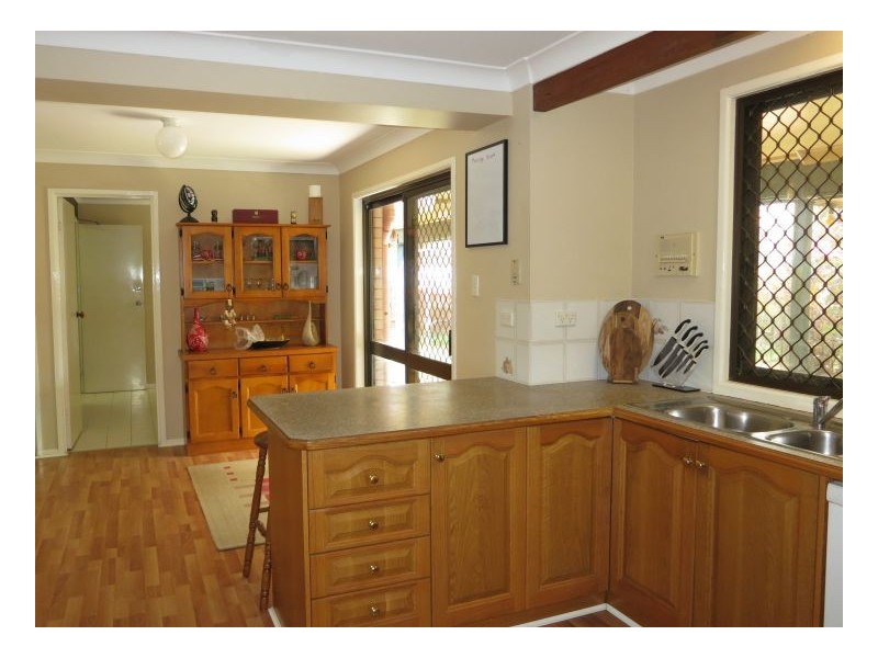 10 Barcoorah St, Westlake QLD 4074