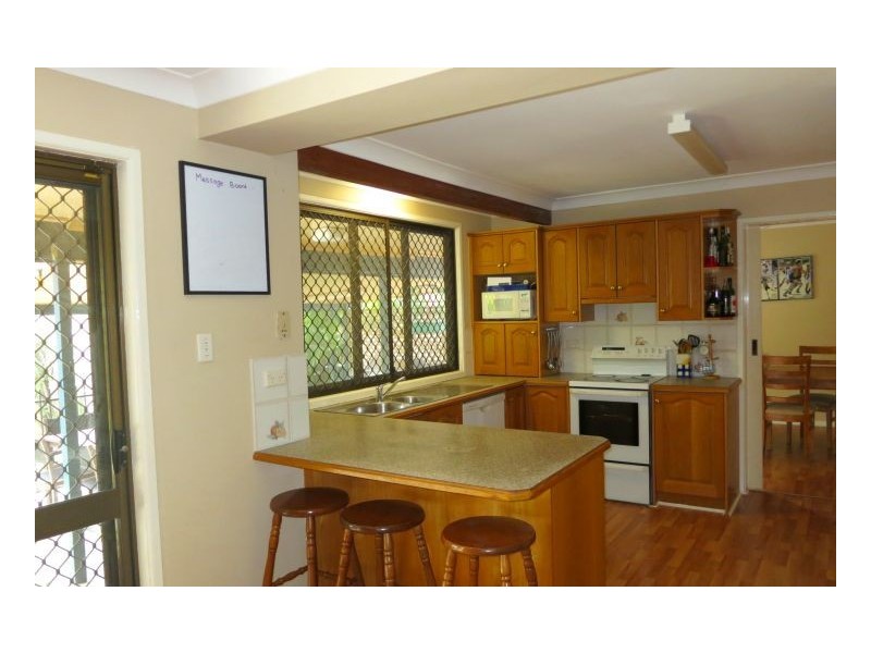 10 Barcoorah St, Westlake QLD 4074