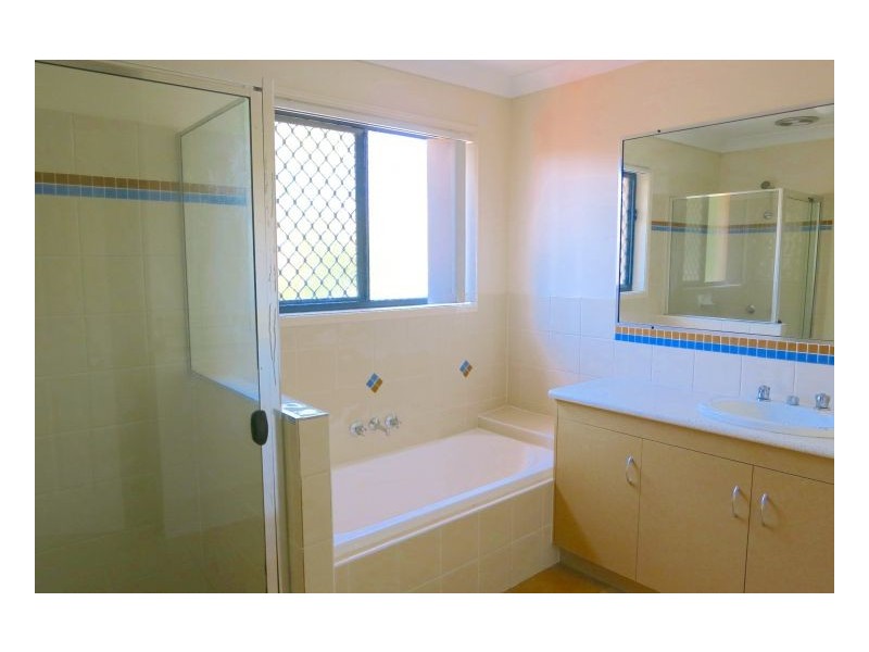 Seventeen Mile Rocks QLD 4073