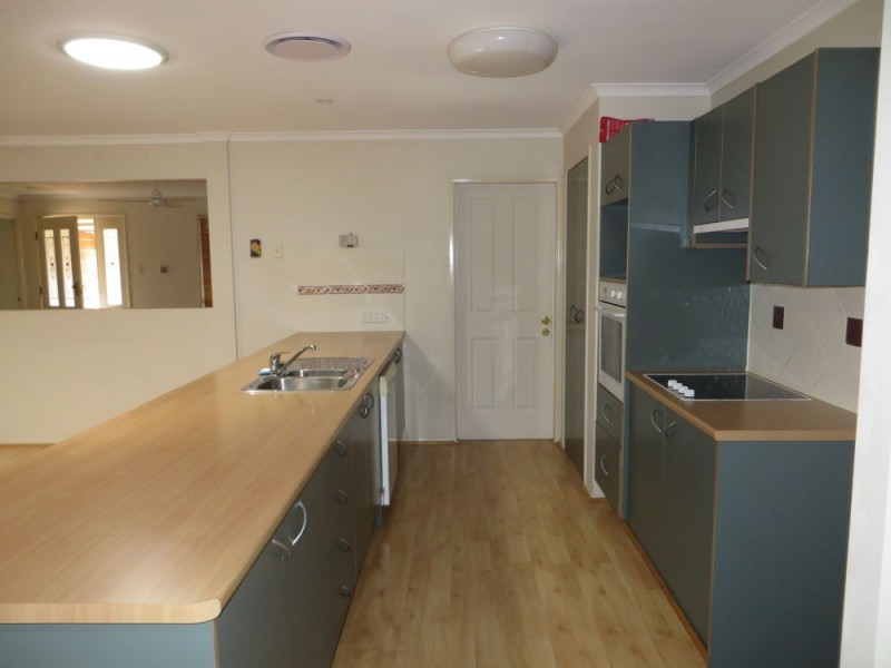 37 Angus Street, Sinnamon Park QLD 4073