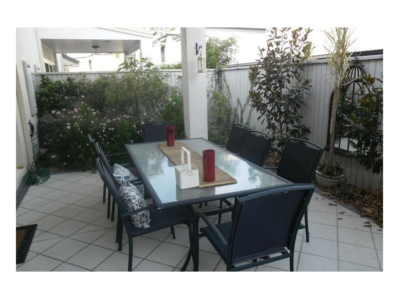 Mount Ommaney QLD 4074