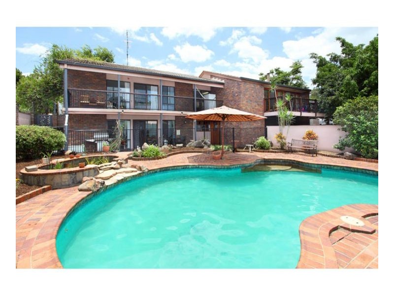 33 Marmindie St, Chapel Hill QLD 4069