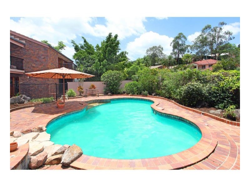 33 Marmindie St, Chapel Hill QLD 4069