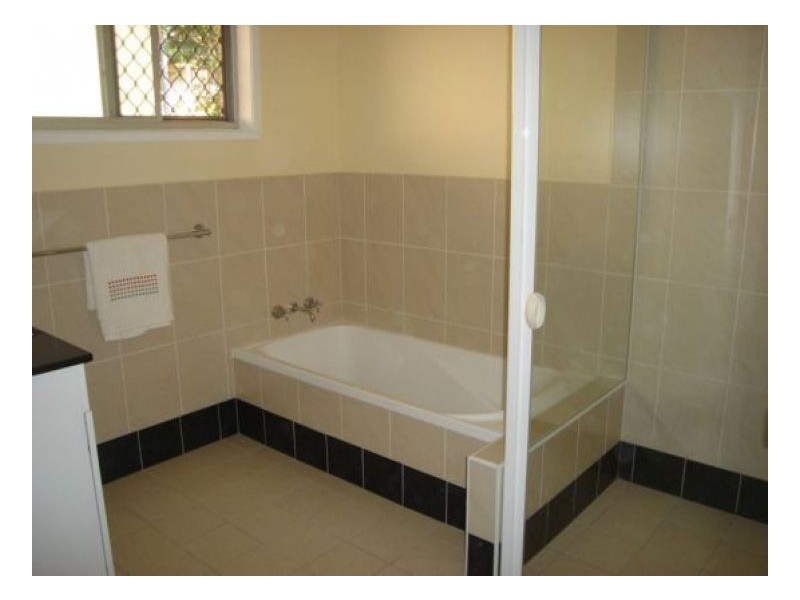 Jindalee QLD 4074
