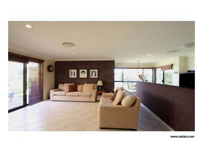 Mount Ommaney QLD 4074