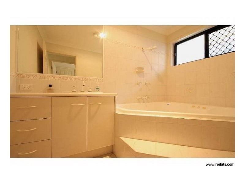 Mount Ommaney QLD 4074