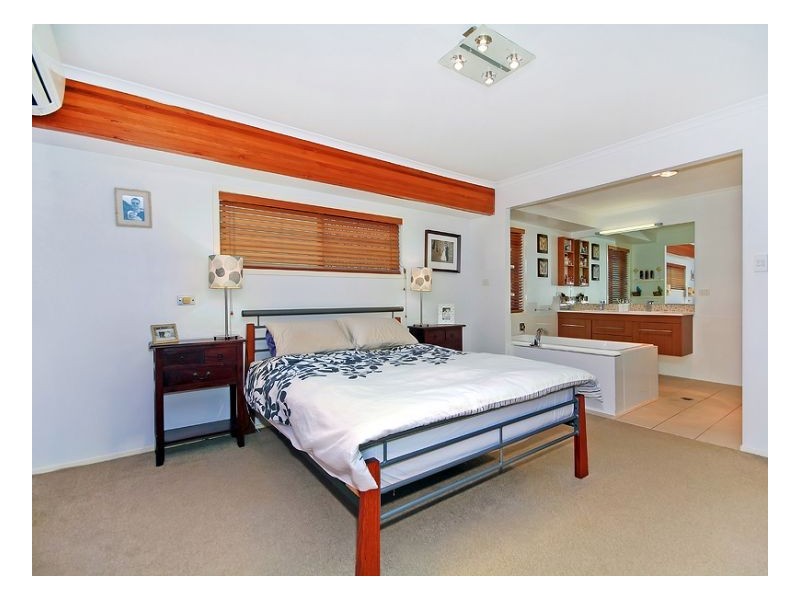 98 Tanglewood St, Middle Park QLD 4074