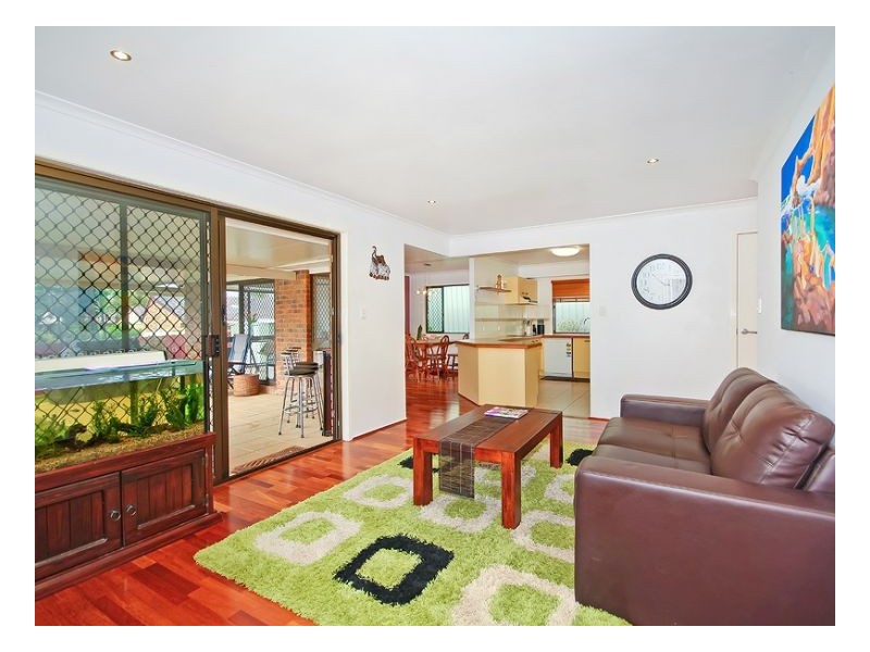 98 Tanglewood St, Middle Park QLD 4074