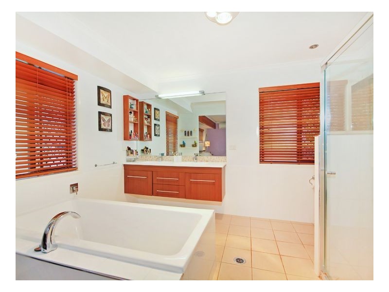 98 Tanglewood St, Middle Park QLD 4074