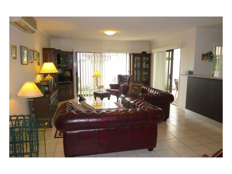 Mount Ommaney QLD 4074