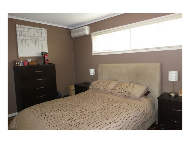 4 Spinnaker St, Jamboree Heights QLD 4074