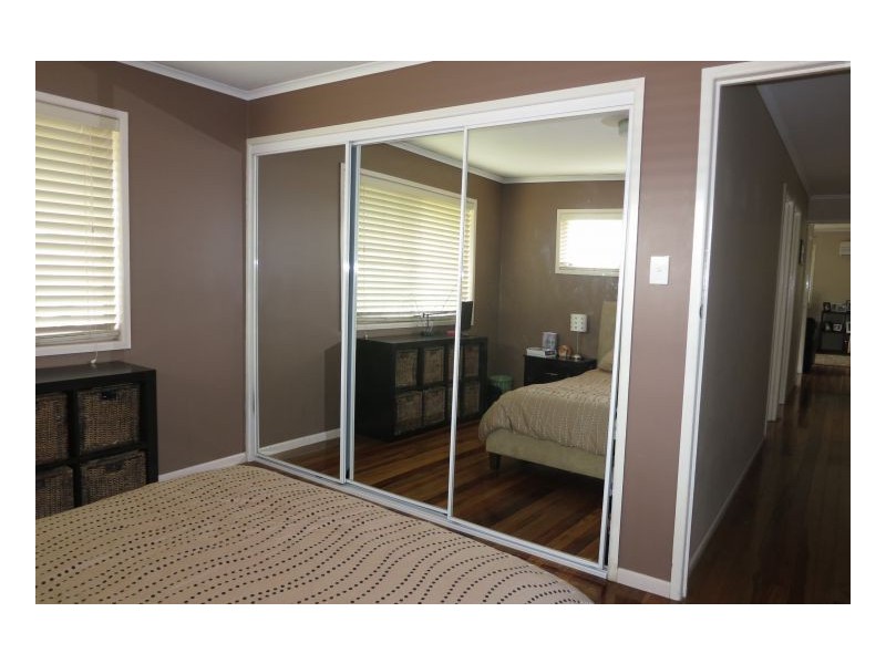 4 Spinnaker St, Jamboree Heights QLD 4074