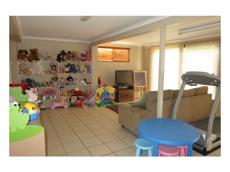 4 Spinnaker St, Jamboree Heights QLD 4074