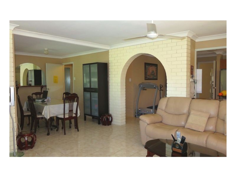 18 Ebrill St, Jamboree Heights QLD 4074