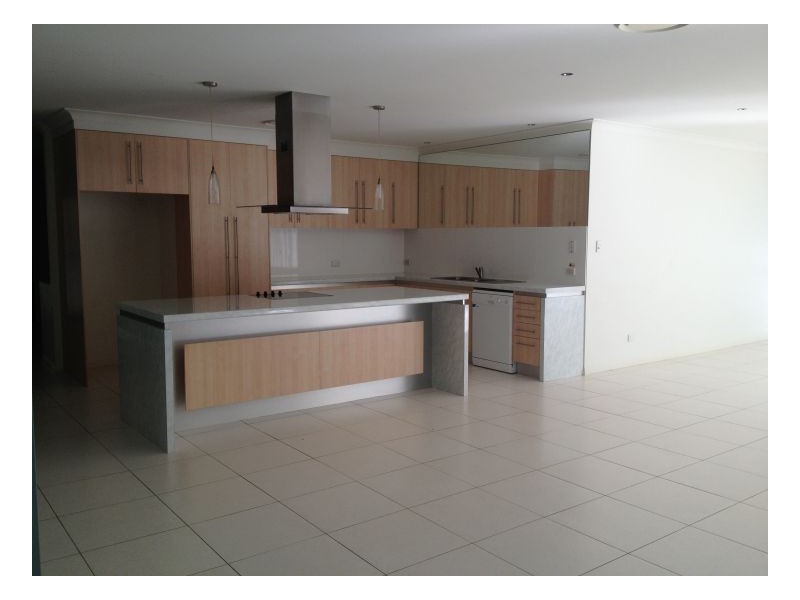 Seventeen Mile Rocks QLD 4073