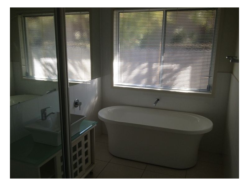 Seventeen Mile Rocks QLD 4073