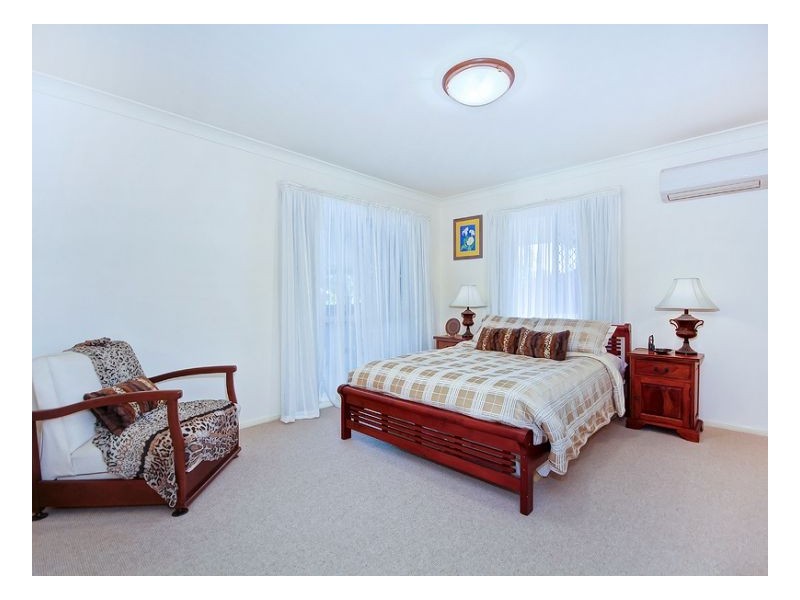 4 Gidgi Cl, Westlake QLD 4074