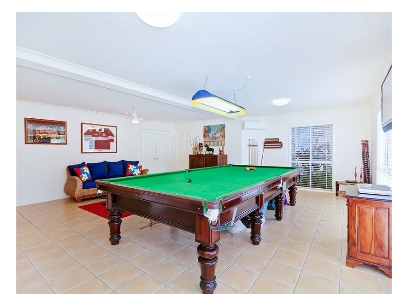 4 Gidgi Cl, Westlake QLD 4074