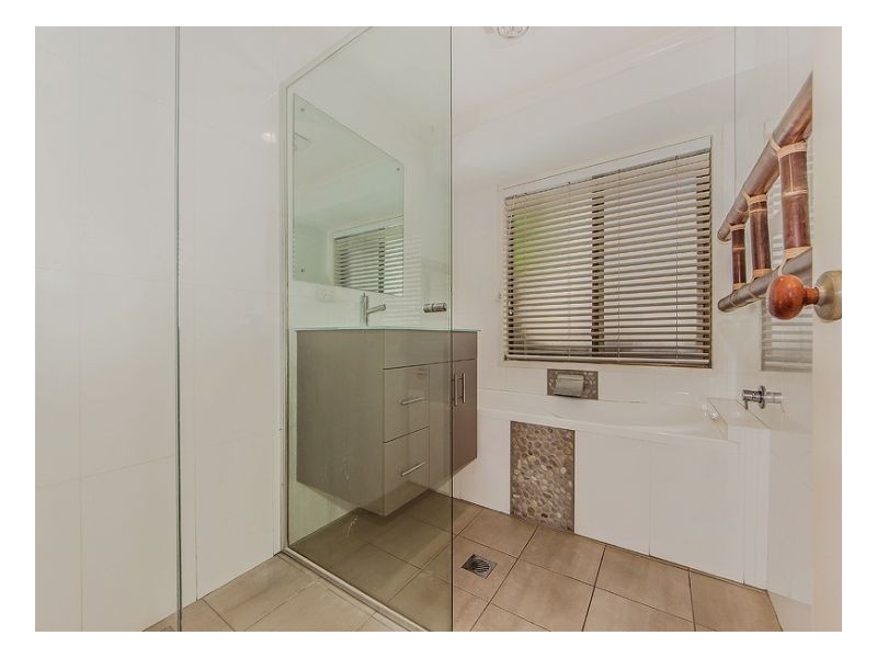 Sinnamon Park QLD 4073