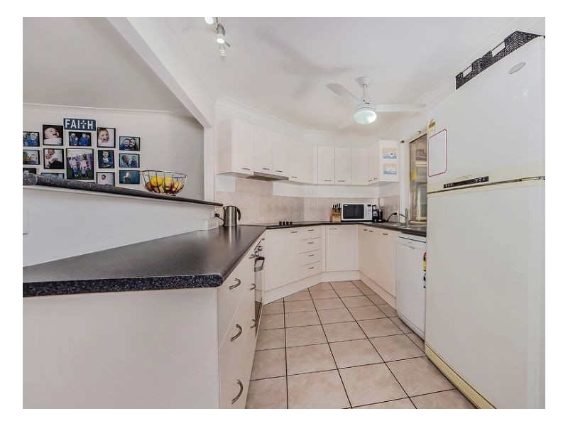 Seventeen Mile Rocks QLD 4073